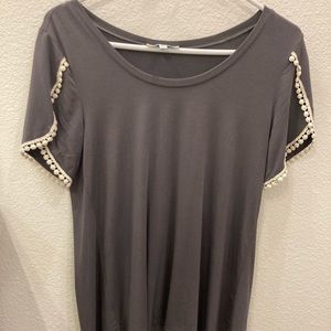 Grace & Lace Sample Sale Find- sweet petal sleeve perfect t-shirt
